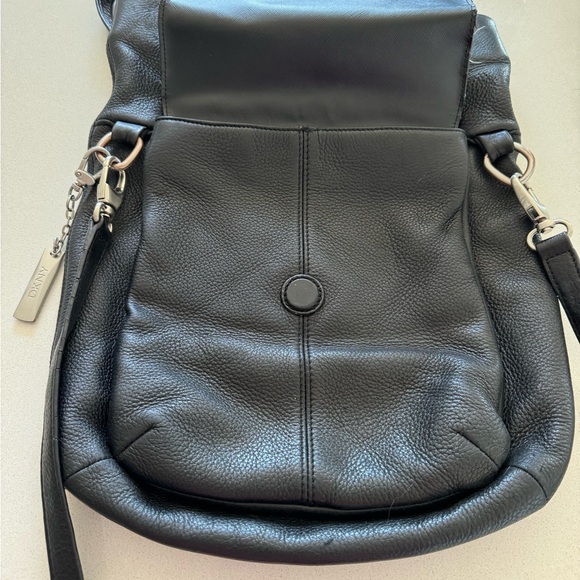 DKNY Authentic leather bag ; good condition - Picture 3 of 3